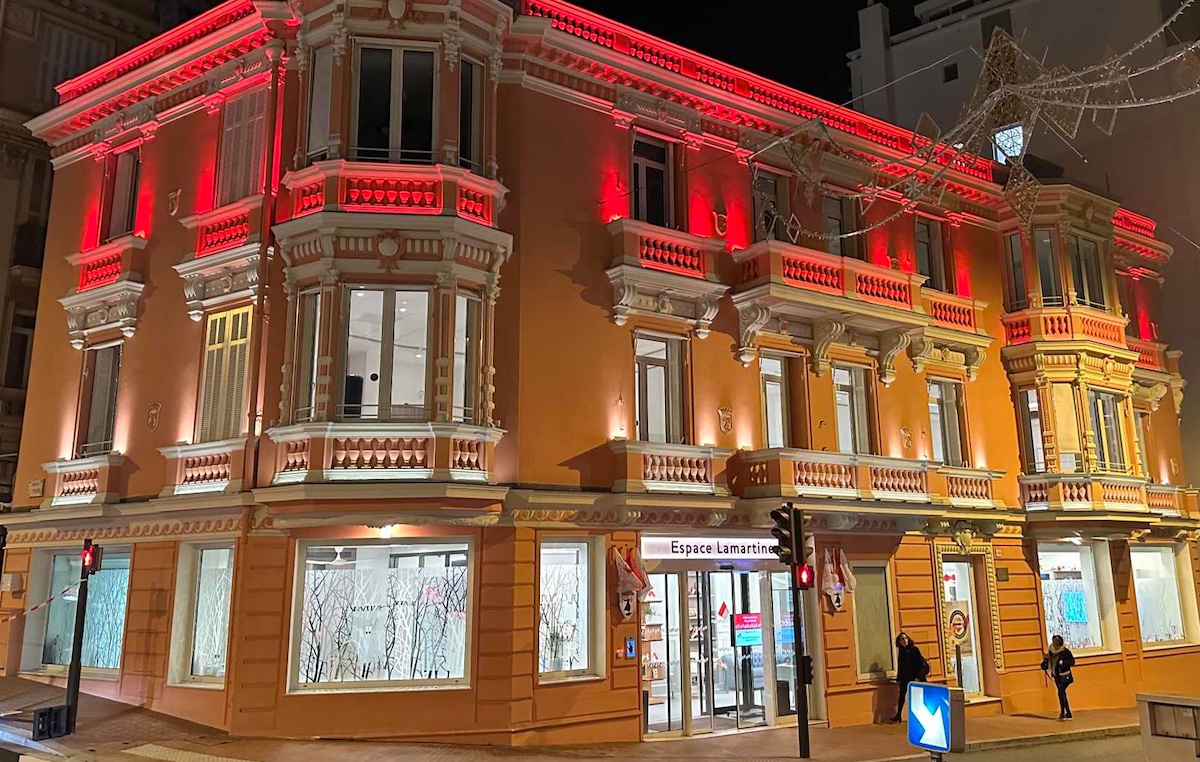 Façade illuminée de l’Espace Lamartine — photo fournie par le propriétaire de l’application